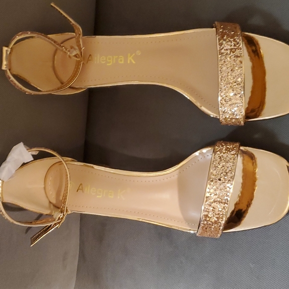 Beautiful size 9 ,NEW sandals. Allegra K, gold sparkle - Picture 1 of 5